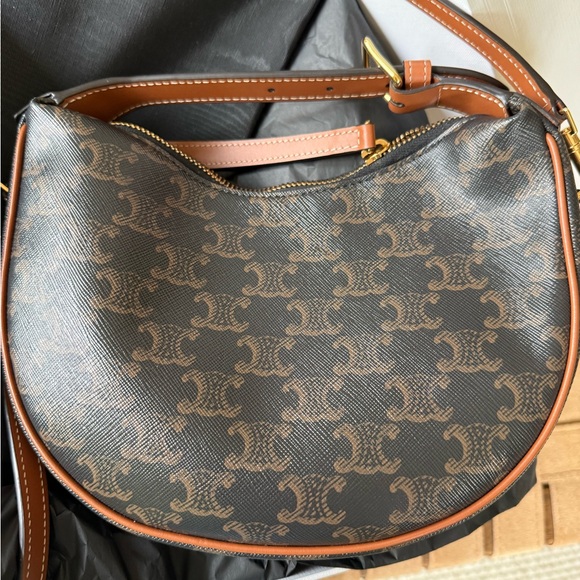 CELINE TEEN LULU IN TRIOMPHE NWT - tag, dustbag, and box from Celine boutique! - Picture 11 of 15